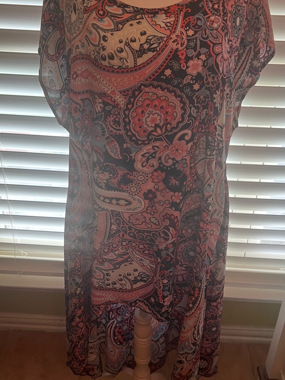 Women's Paisley Print Tunic Top in Coral and Black - Picture 4 of 10